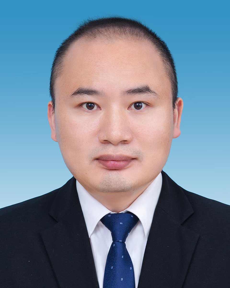 聂  江 